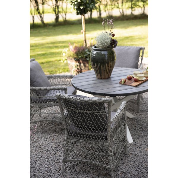 Provence ulkoiluryhm�: Scottsdale py�re� harmaa/valkoinen ruokap�yt� �112 cm sis�lt�en 4 Provence nojatuolia harmaata synteettis