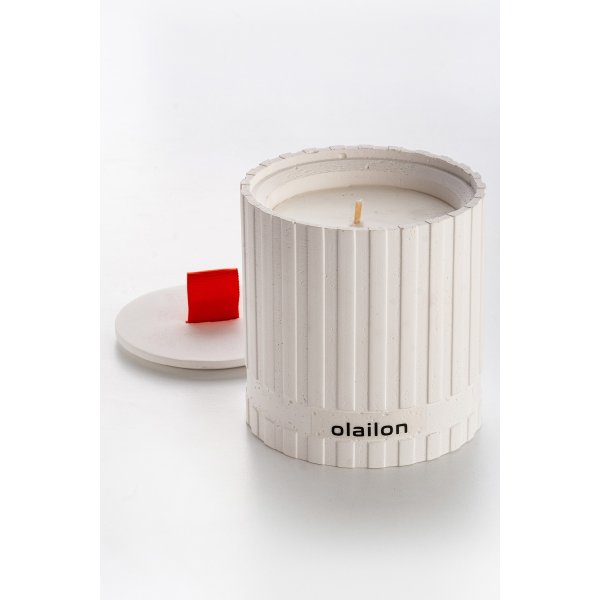 Sutun tuoksukynttilä - Valkoinen/punainen Sutun tuoksukynttilä - Valkoinen/punainen