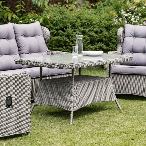 Kalifornian ulkokalusteet, jossa on lepotuoli, nojatuolit ja pöytä - Harmaa synteettinen rottinki Kalifornian ulkokalusteet, jossa on lepotuoli, nojatuolit ja pöytä - Harmaa synteettinen rottinki