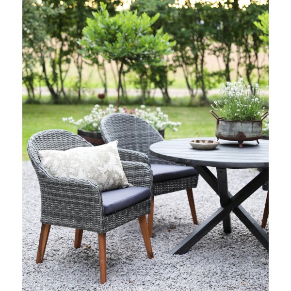 Mercury-ruokailuryhm�: Scottsdale py�re� p�yt� Shabby Chic -harmaa, mukaan lukien 4 Valetta-nojatuolia harmaata synteettist� rot