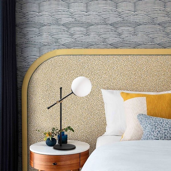 Paras pöytävalaisin - musta Paras pöytävalaisin - musta