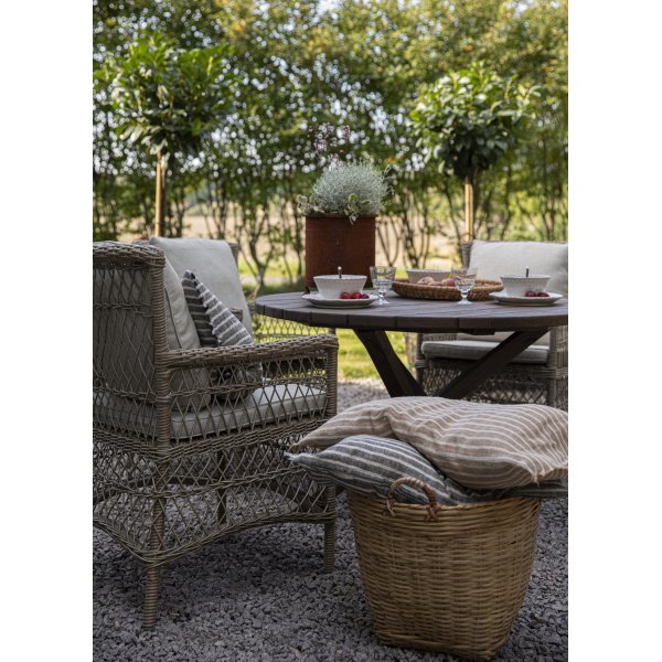 Provence-ulkoiluryhm�: Scottsdale py�re� ruskea ruokap�yt� �112 cm sis�lt�en 4 Provence-nojatuolia luonnonv�rist� keinorottinkia