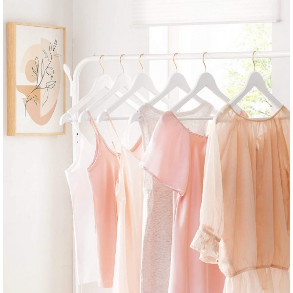 Vaateripustin, puinen, 44,5 cm, 20 kpl - Valkoinen/vaaleanpunainen Vaateripustin, puinen, 44,5 cm, 20 kpl - Valkoinen/vaaleanpunainen