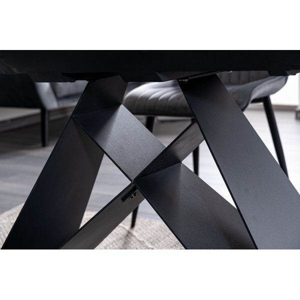 Westin ruokap�yt� 120-160 cm - Musta