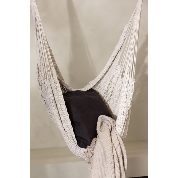 Kalino riipputuoli - luonnonvalkoinen Kalino riipputuoli - luonnonvalkoinen