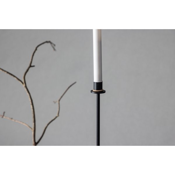 Hogehall LED-kynttilänjalka K79 cm - musta/valkoinen Hogehall LED-kynttilänjalka K79 cm - musta/valkoinen