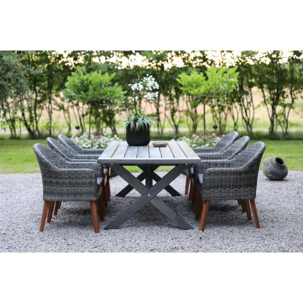Oxfordin ulkoruokailuryhmä; harmaa pöytä 220 cm sis. 6 Valetta nojatuolit harmaa synteettinen rottinki Oxfordin ulkoruokailuryhmä; harmaa pöytä 220 cm sis. 6 Valetta nojatuolit harmaa synteettinen rottinki