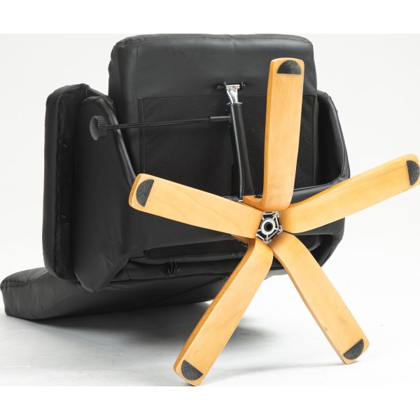 Duva lepotuoli rahiolla mustaa PU:ta ja ruskeat jalat Duva lepotuoli rahiolla mustaa PU:ta ja ruskeat jalat