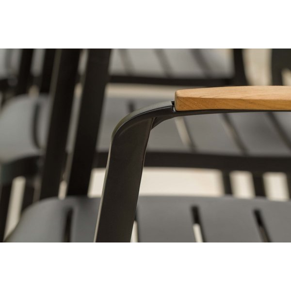 Portaalit ruokailuryhmä 1 - Musta/tiikki Portaalit ruokailuryhmä 1 - Musta/tiikki