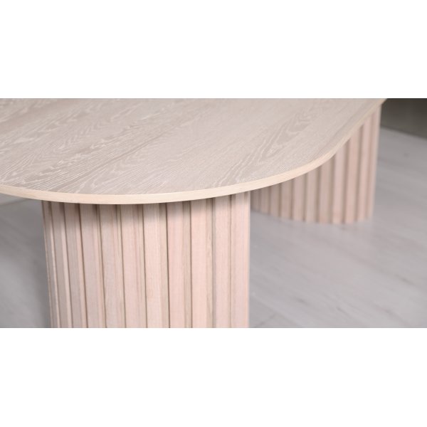 PiPi soikea ruokapyt 240 cm - Whitewash