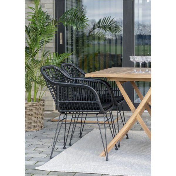 Trieste patiotuoli tyynyllä - musta + Huonekalujen tahranpoistoaine Trieste patiotuoli tyynyllä - musta + Huonekalujen tahranpoistoaine