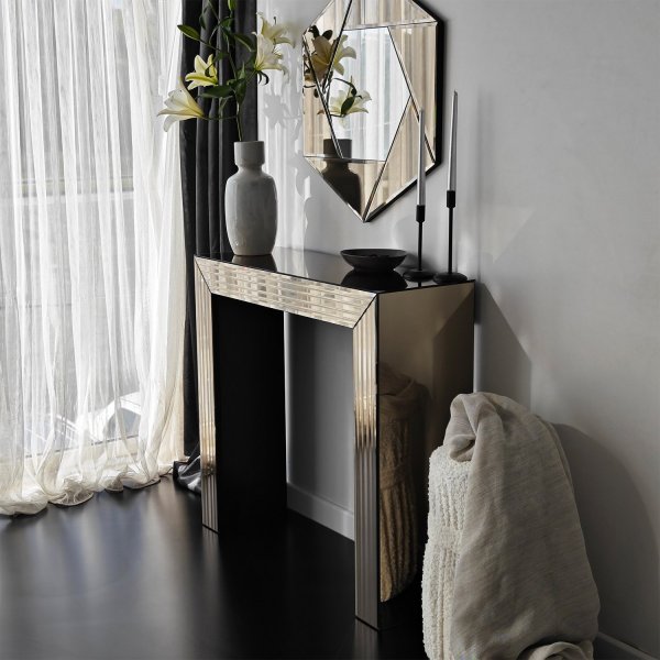 Triono-mukavuuspöytä 91 x 30 cm - Pronssi Triono-mukavuuspöytä 91 x 30 cm - Pronssi