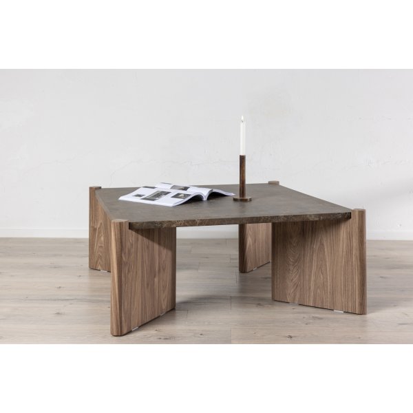 Sohvapöytä Rogaland 100 x 100 cm - Ruskeaa puuta ruskealla marmorijäljitelmällä Sohvapöytä Rogaland 100 x 100 cm - Ruskeaa puuta ruskealla marmorijäljitelmällä